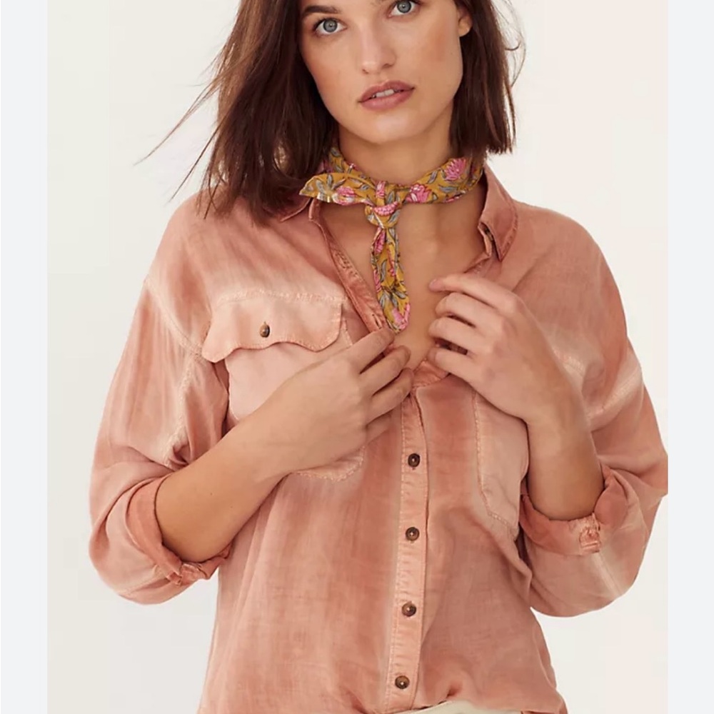 DKNY Gold Button Down 3/4 Sleeve Blouse